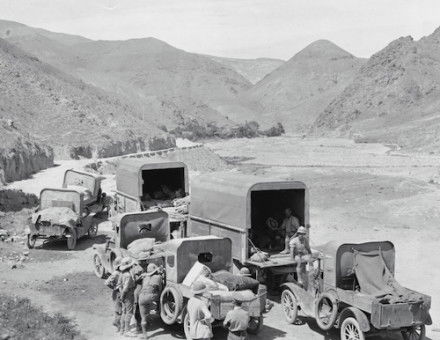 Vehicles of the ‘Dunsterforce’ on the move, by Ariel Varges, 1918. Imperial War Museum.