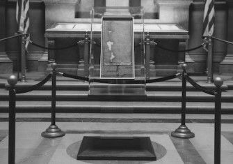 Magna Carta on display in the National Archives Rotunda, 1965. US National Archives, Public Domain.